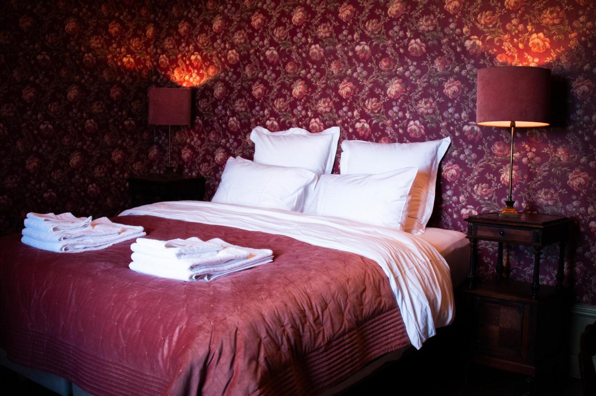 Domaine De La Briouse Bed and Breakfast Sanxay Exteriör bild