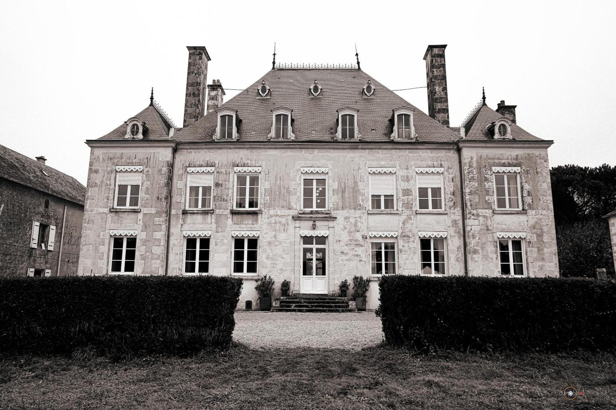 Domaine De La Briouse Bed and Breakfast Sanxay Exteriör bild